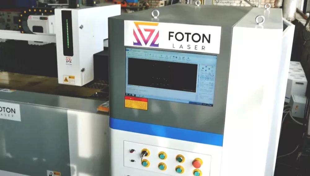 FL-L2040FER-8000-D350-IPG Лазерный станок для резки листового металла и труб со сменным столом